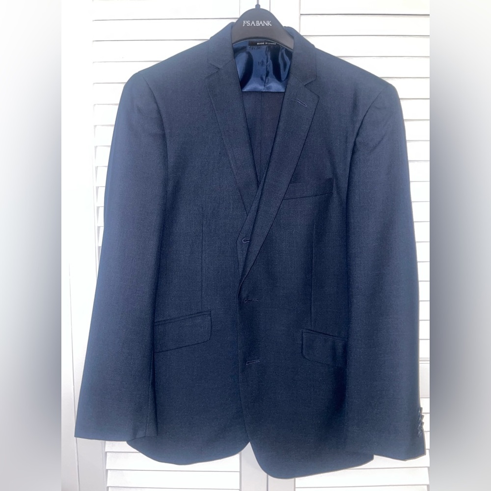 Kenneth Cole, Navy 3 piece suite